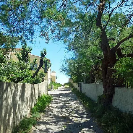 Nyaraló Sleeps 4 *