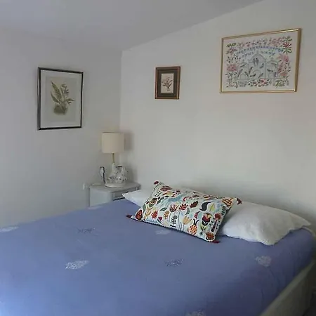 Nyaraló Sleeps 4 *