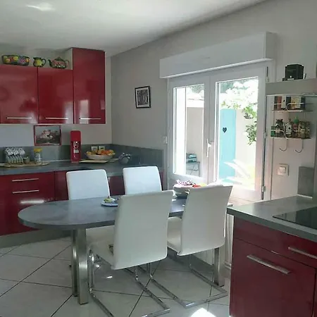 Nyaraló Sleeps 4 *