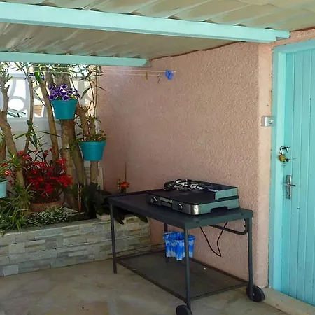 Nyaraló Sleeps 4 *