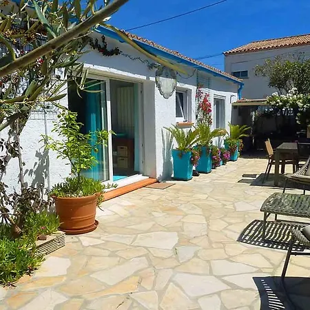 Sleeps 4 Frontignan