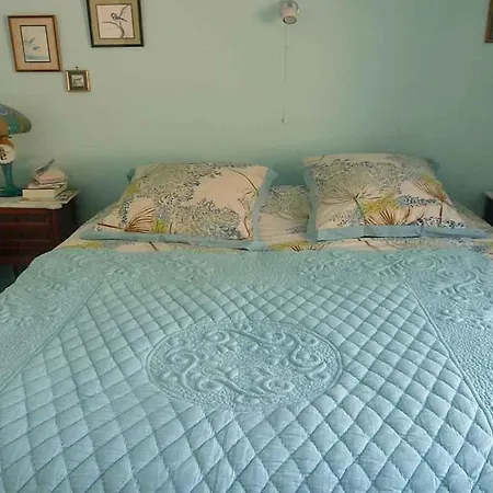 Sleeps 4 Nyaraló