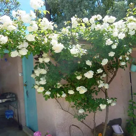Sleeps 4 度假居